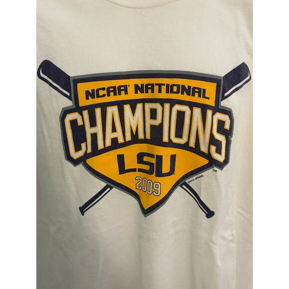 Gildan LSU Baseball NCAA Champions 2010 White Short Sleeve T-Shirt. Size XL - Picture 2 of 6